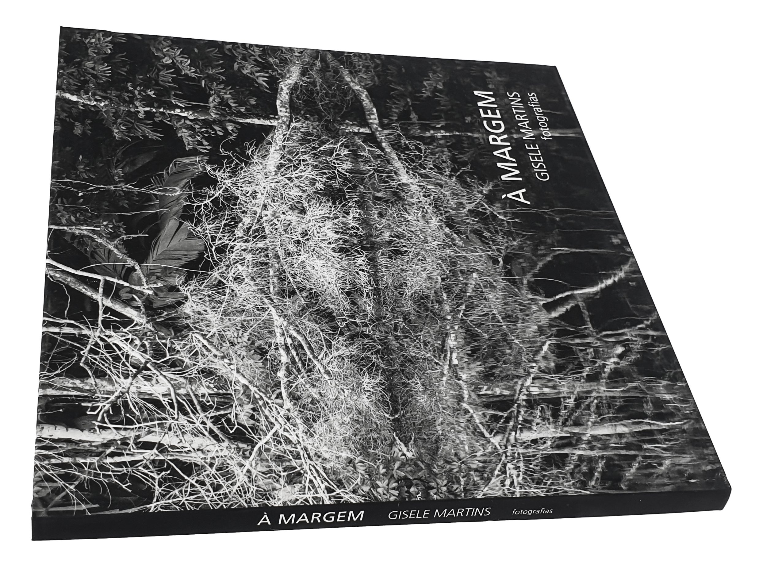 À margem – Gisele Martins